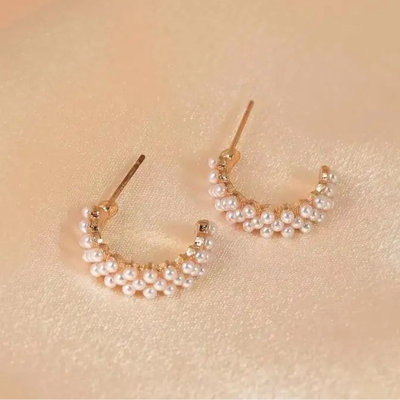 Target Round Pearl Hoop - Picture 6 of 9